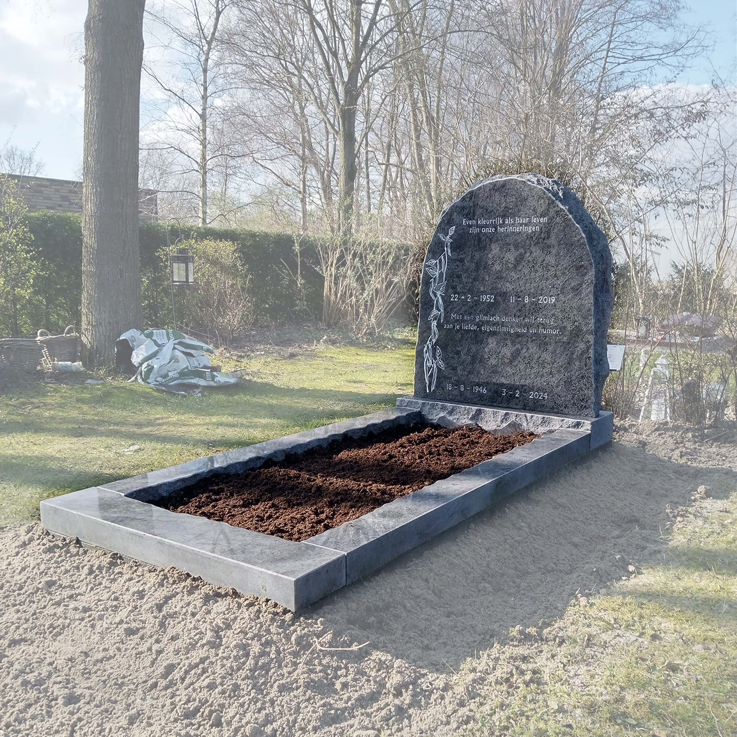 Ruw en gebroken grafmonument Natuurlijke grafsteen Natuursteen Grafsteen